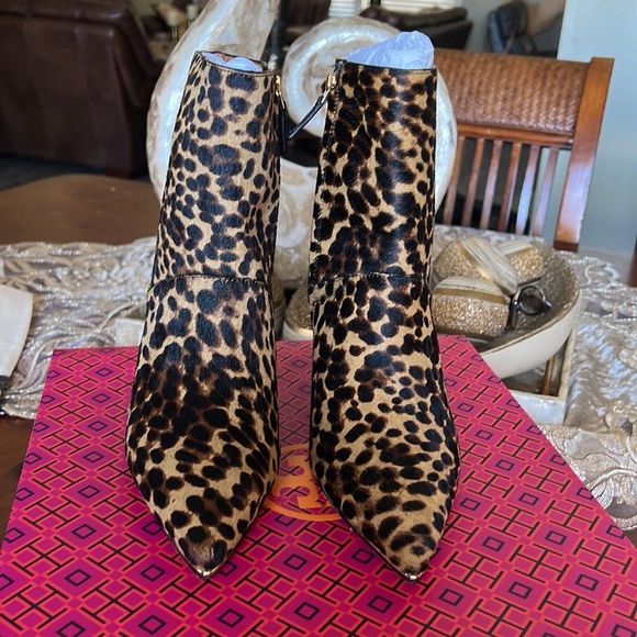 Tory Burch leopard print calf hair ankle boots - Picture 10 of 13